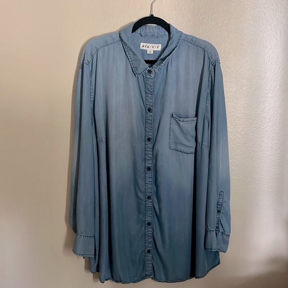 Ava & Viv Tops - Ava & Viv Light Wash Denim, Button Front, Long Sleeve Top, Ladies Size 4x
